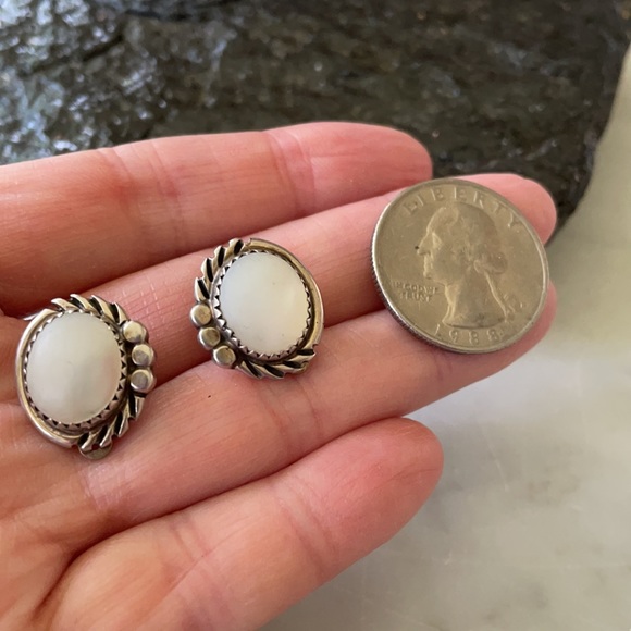 Vintage Native American Clip Earrings - Picture 5 of 7